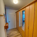 - Haus L, App 0l0708 *