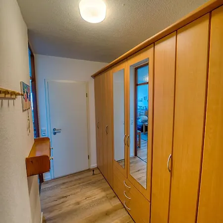 - Haus L, App 0l0708 *